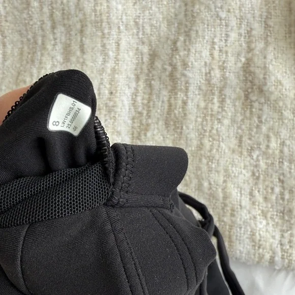 Lululemon bra - Picture 3 of 5